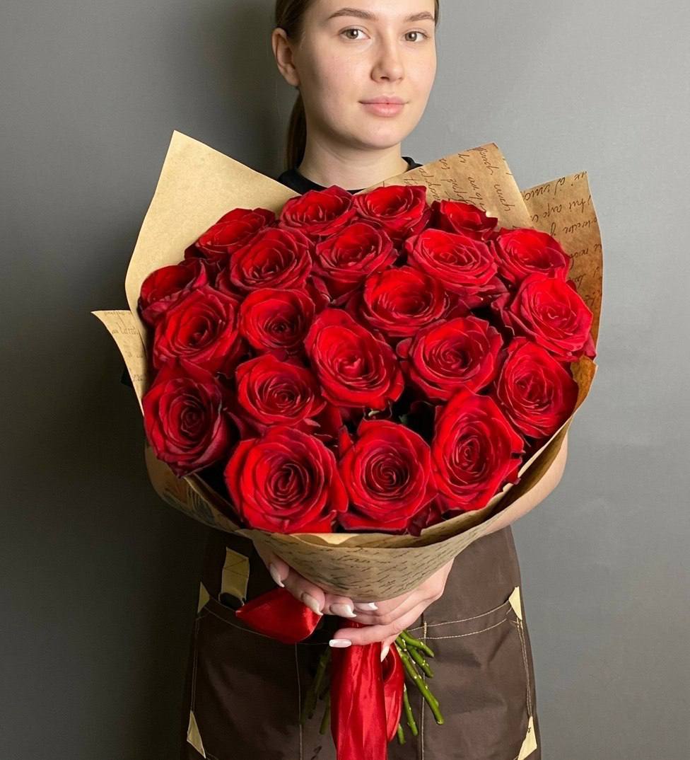 Моно-букет из красных роз